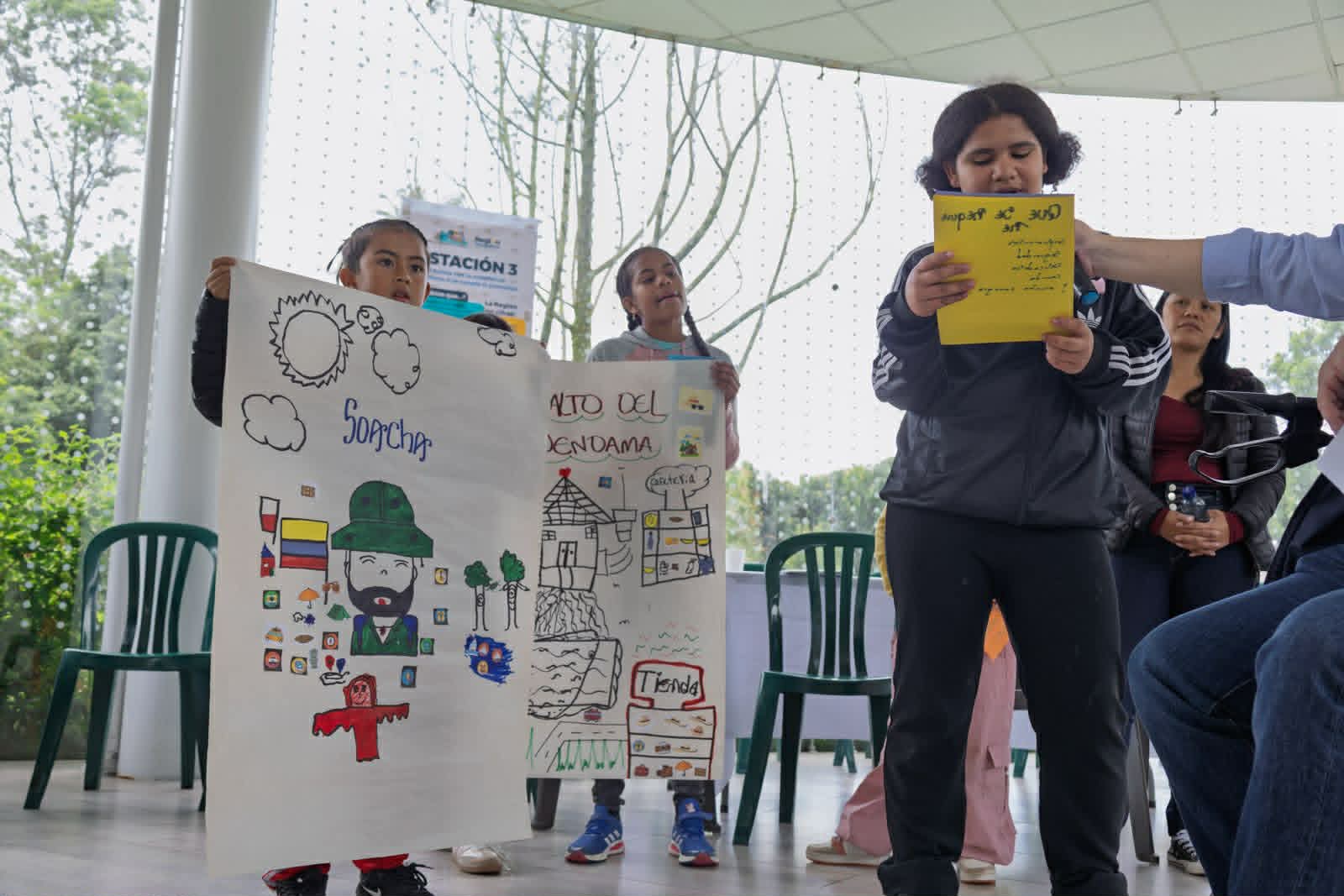 Niñas, niños y adolescentes participaron en la mesa temática sobre turismo regional