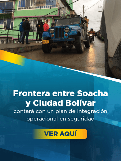banner muestra vehículo jeep color azul transitando por una calle del barrio Caracolí en Ciudad Bolívar, límite geográfico entre Bogotá y Soacha