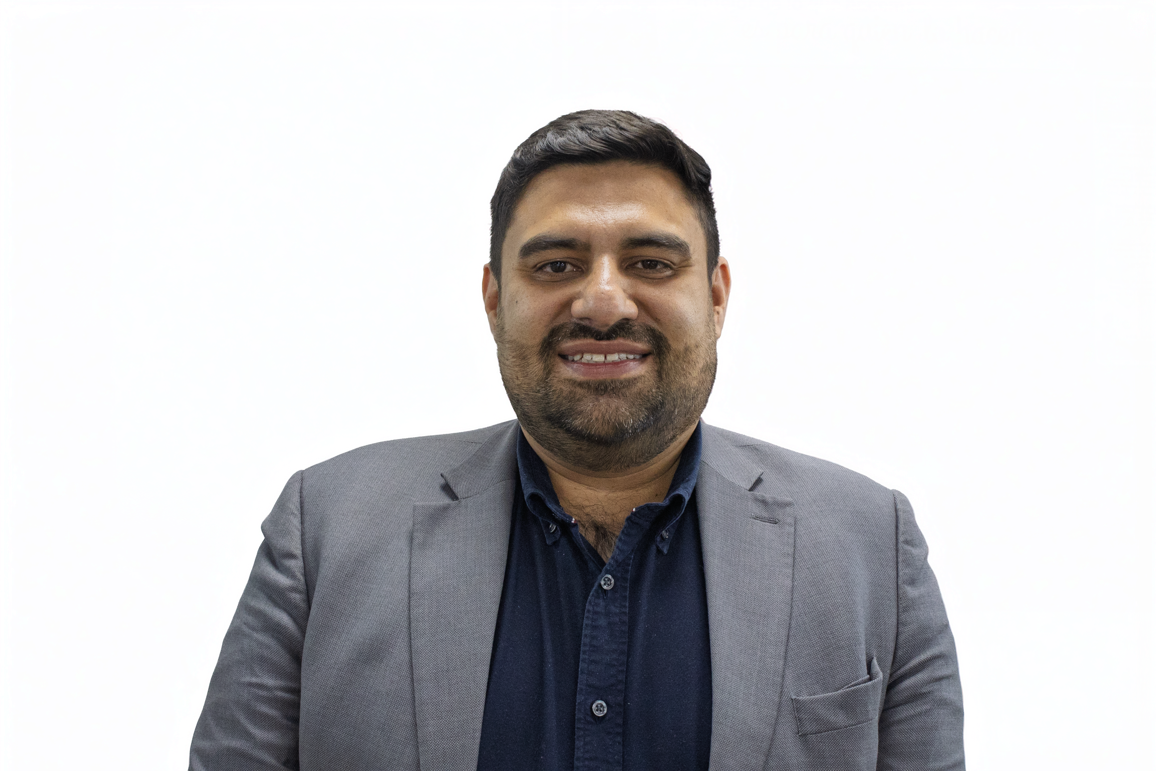 Fotografía del subdirector corporativo Henry Ortiz