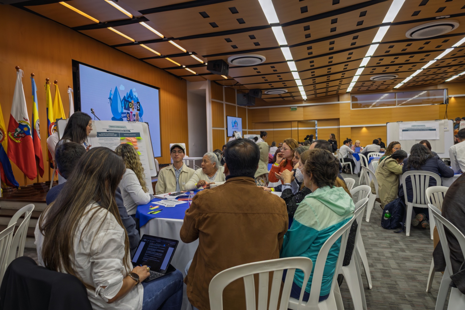 Fotografía realizada durante la mesa de participación de agua realizada en la Gobernación de Cundinamarca el lunes 20 de octubre de 2025