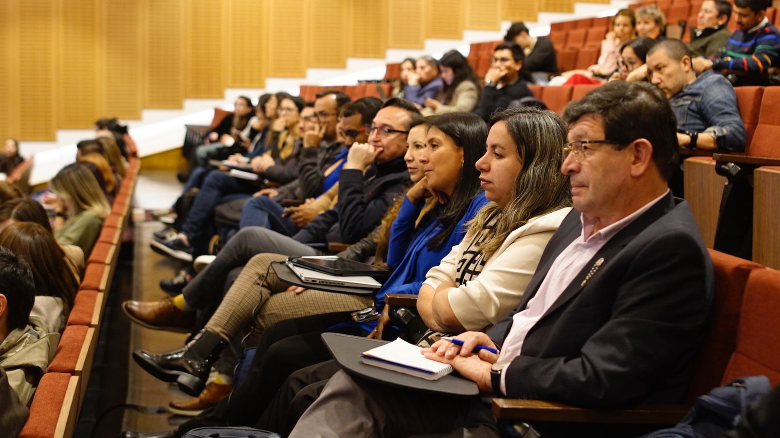 Fotografía de los participantes en el Diplomado en Gobernanza y Desarrollo Integrado en la Región Metropolitana Bogotá-Cundinamarca