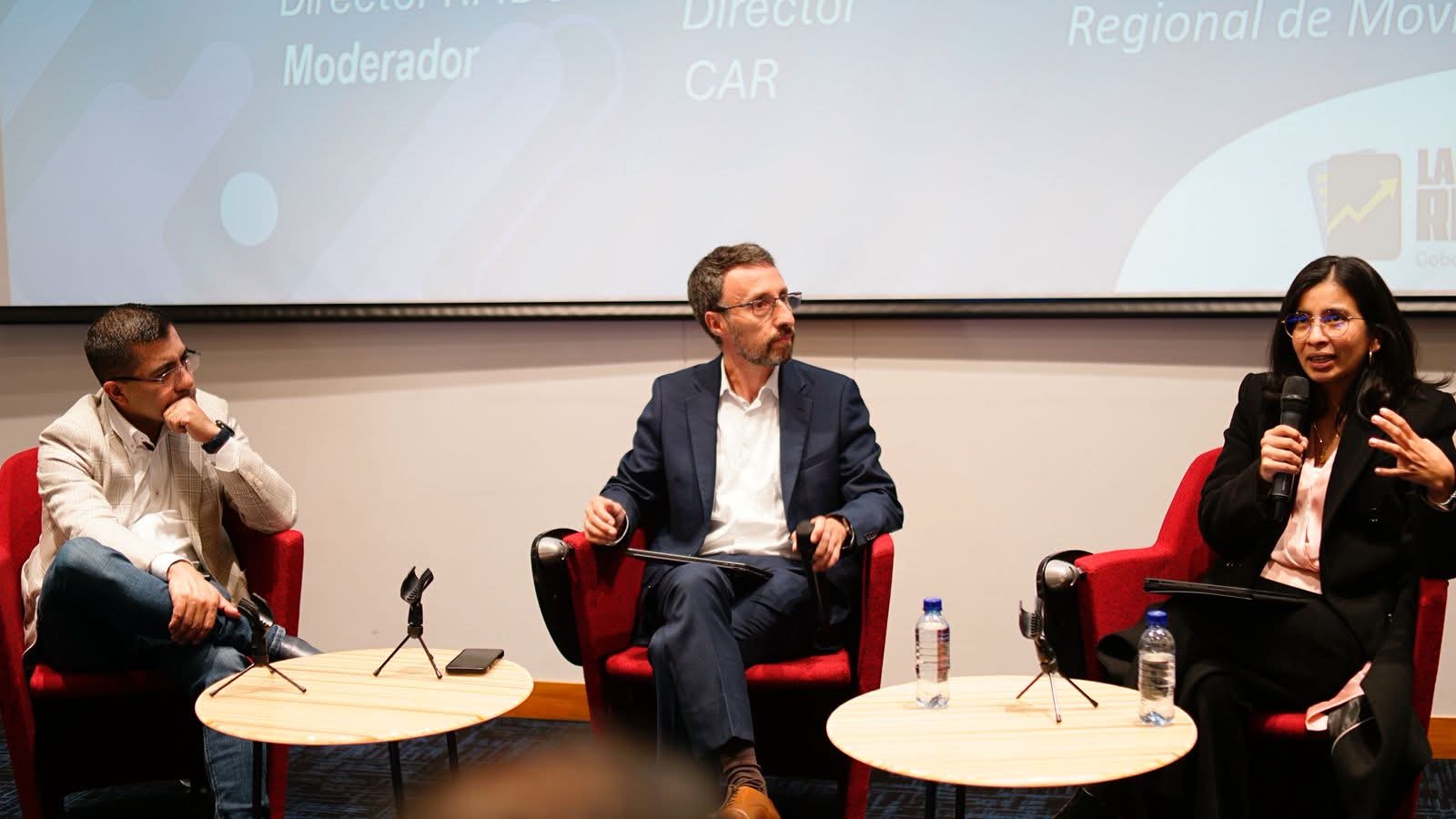 Fotografía de la presentación del estudio de relaciones funcionales e interdependencias en la Región Metropolitana