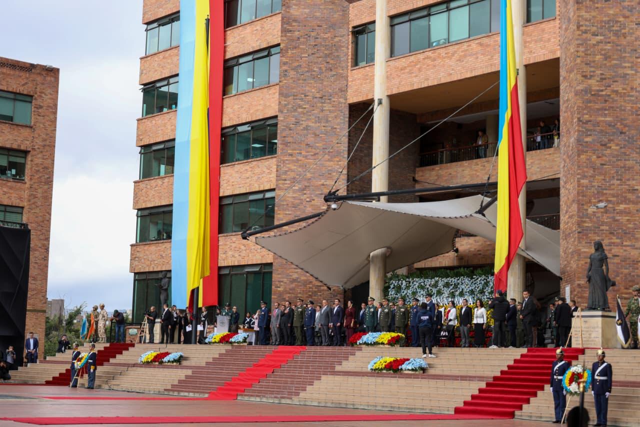 Fotografía de la Gobernación de Cundinamarca en la conmemoración de sus 213 años