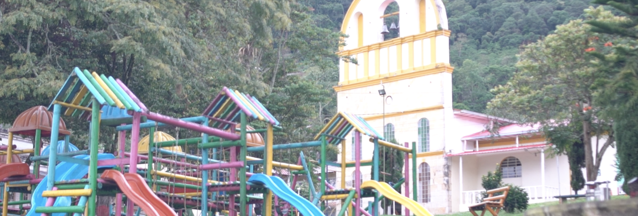 Fotografía de la iglesia de Tibacuy, municipio de Cundinamarca