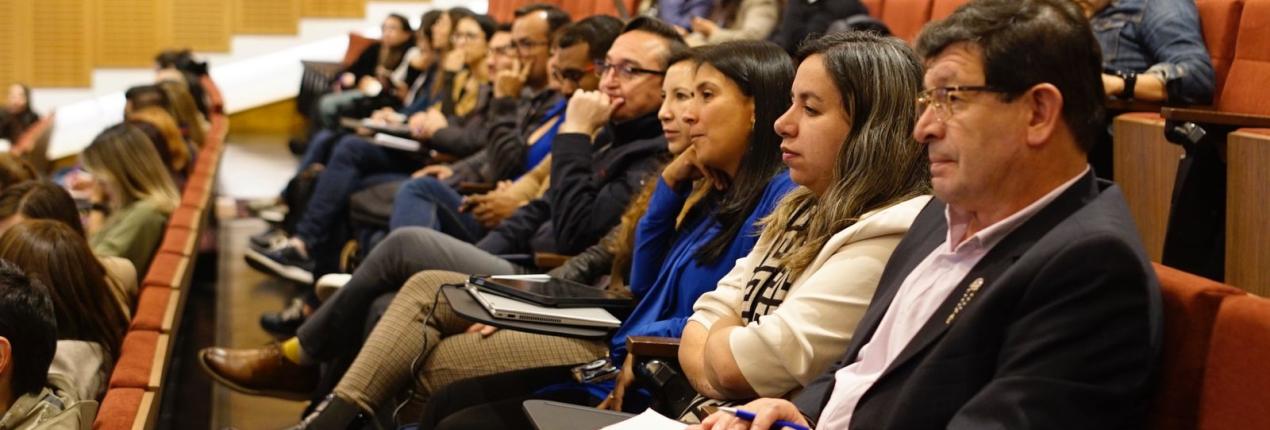 Fotografía de los participantes en el Diplomado en Gobernanza y Desarrollo Integrado en la Región Metropolitana Bogotá-Cundinamarca