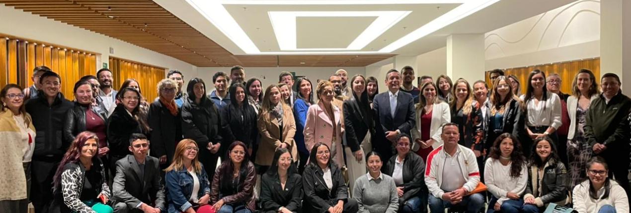 Fotografía de los participantes en el Diplomado en Gobernanza y Desarrollo Integrado en la Región Metropolitana Bogotá-Cundinamarca