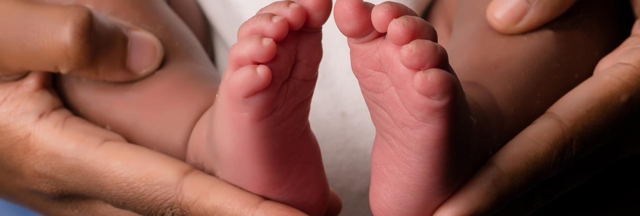 Fotografía de un recién nacido que ambienta la noticia titulada "Bogotá, el destino principal de las madres cundinamarquesas para dar a luz"