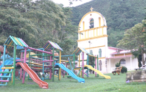 Fotografía de la iglesia de Tibacuy, municipio de Cundinamarca