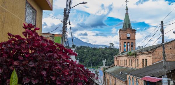 Imagen muestra iglesia del municipio de Silvania