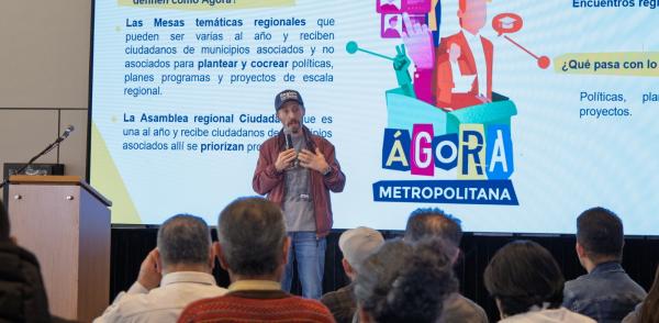 Fotografía de la Asamblea regional del Ágora Metropolitana de la RMBC