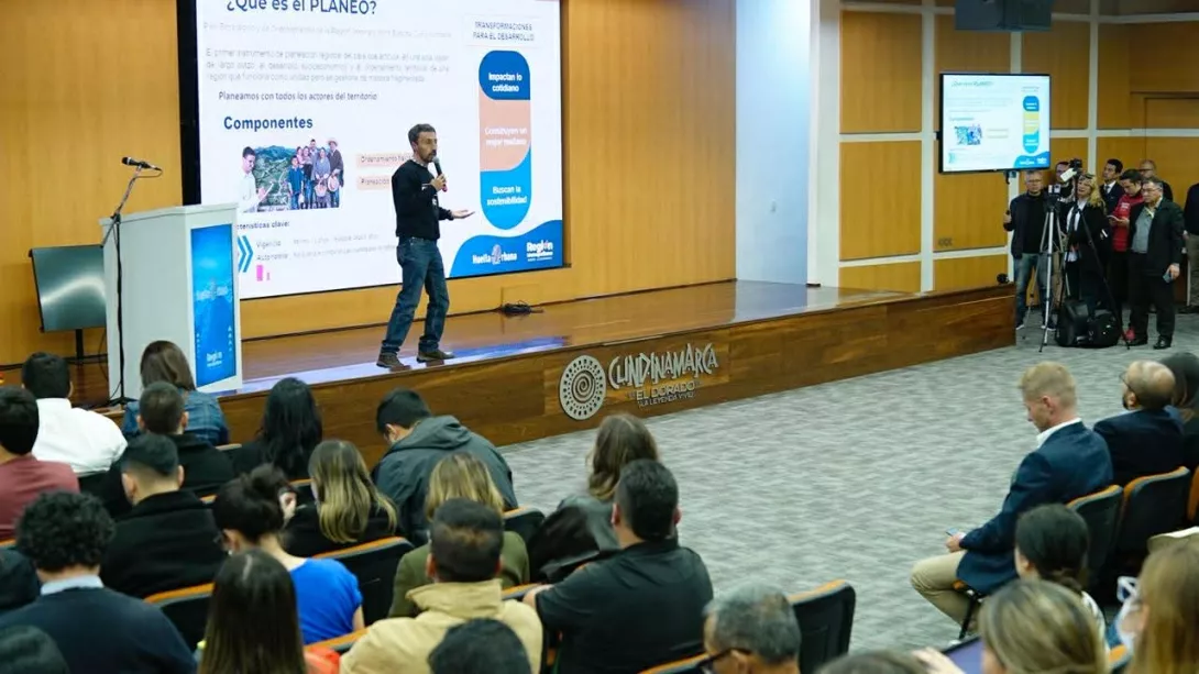 Fotografía de la presentación del estudio Huella Urbana, un insumo importante para el PLANEO